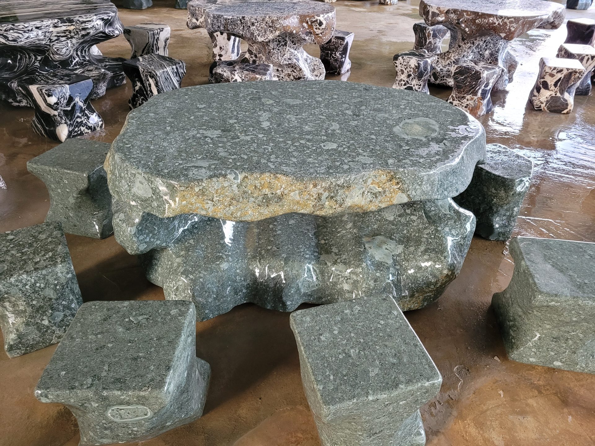Bộ bàn ghế đá nguyên khối, bàn ghế đá tự nhiên đá cuội xanh