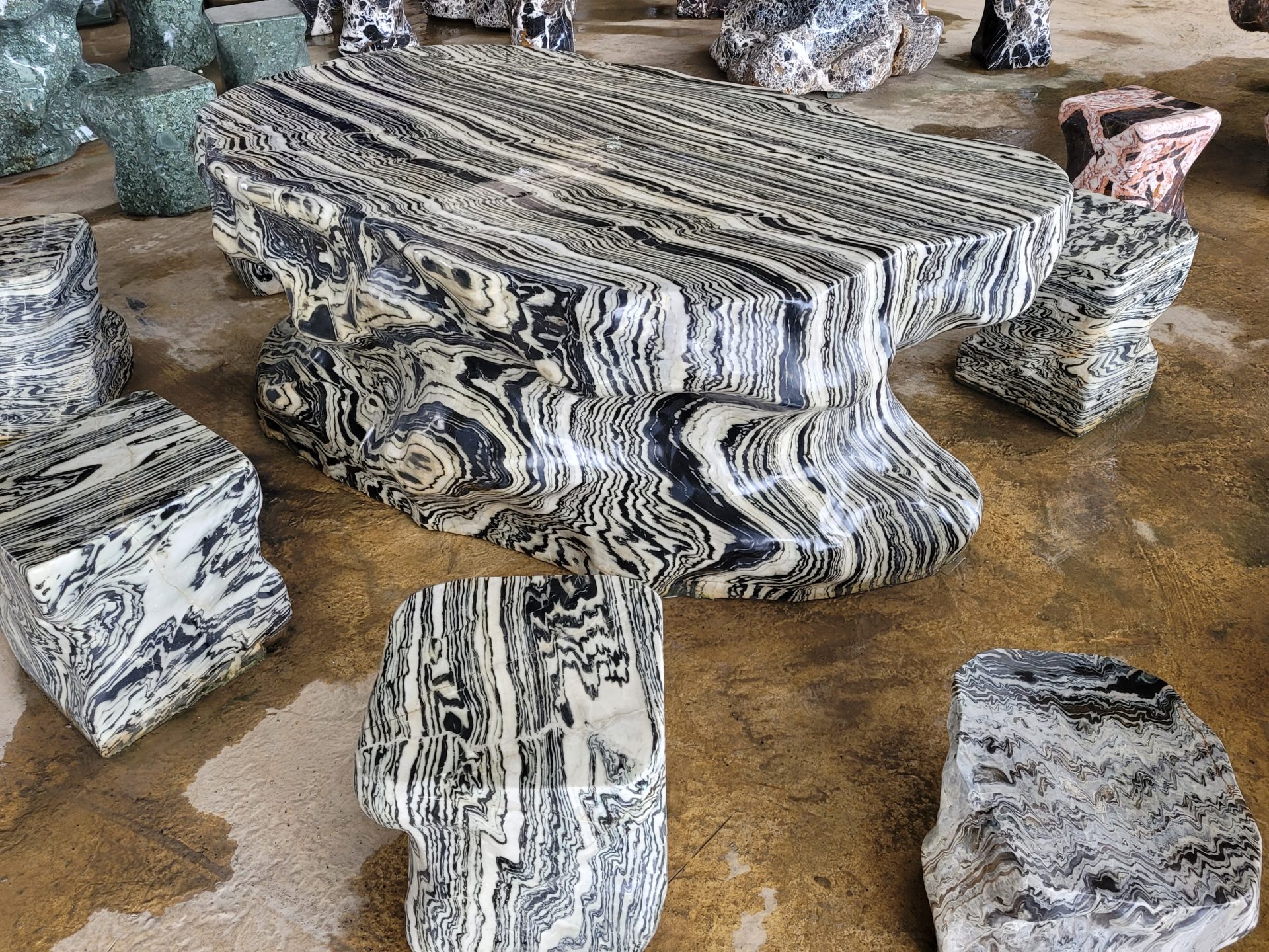 bàn ghế đá tự nhiên tuyết sơn