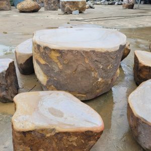 bàn ghế đá tự nhiên cuội vàng