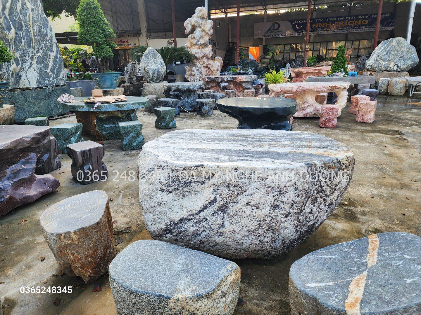 Bàn ghế đá Thái Bình