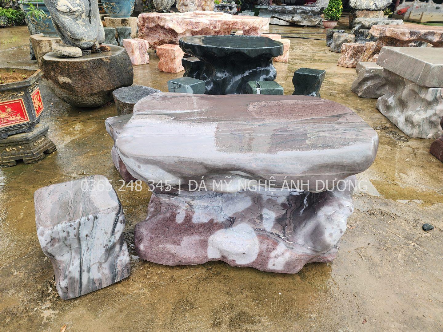 Bàn ghế đá tự nhiên Phú Yên