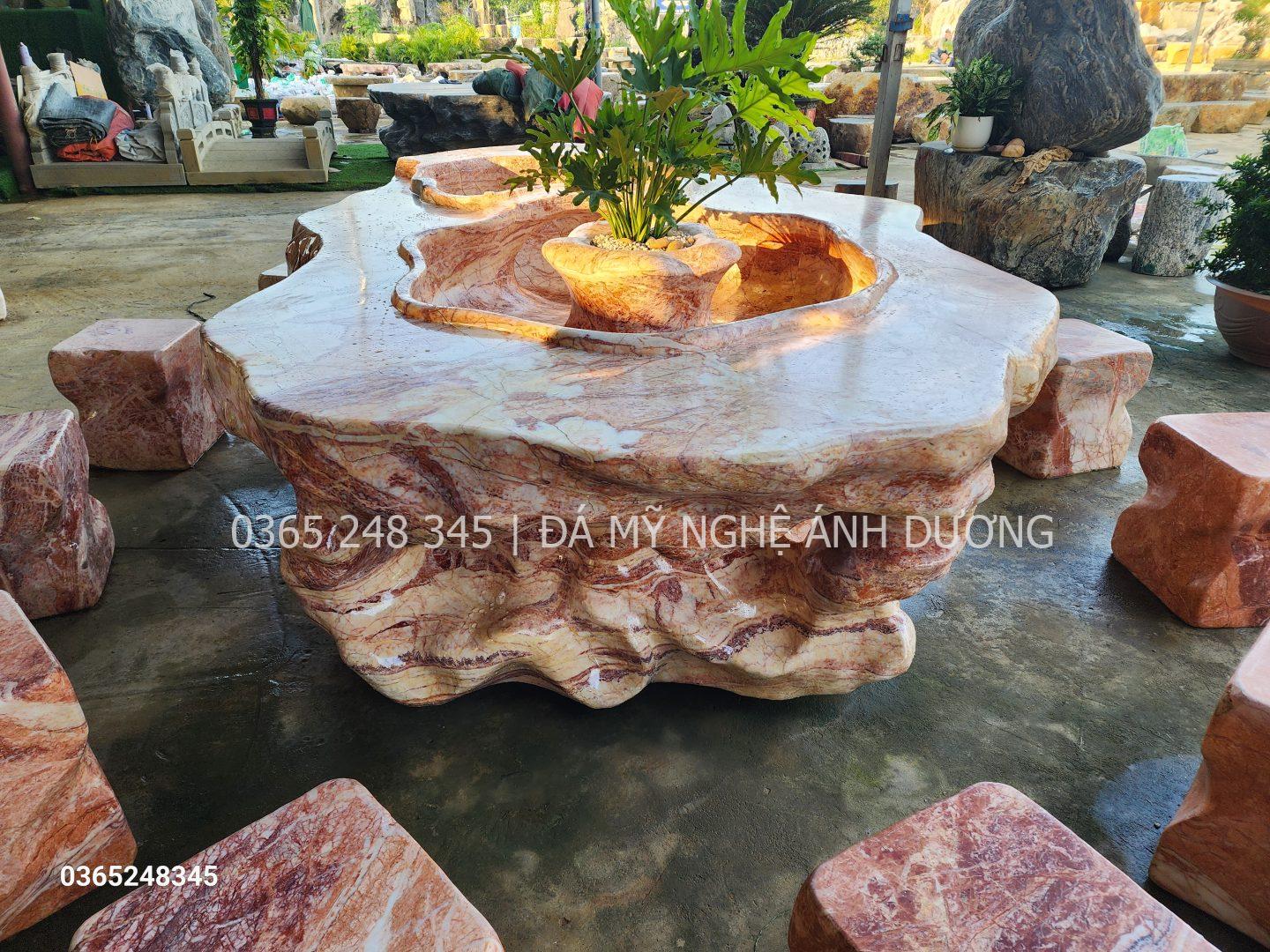 Bàn ghế đá tự nhiên Quảng Ninh