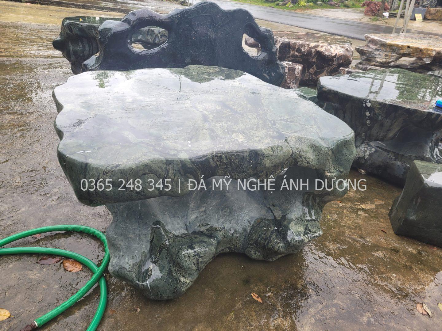 Bàn ghế đá tự nhiên nguyên khối Hưng Yên