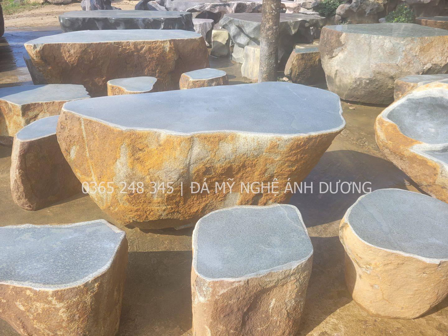 Bàn ghế đá tự nhiên nguyên khối Nam Định