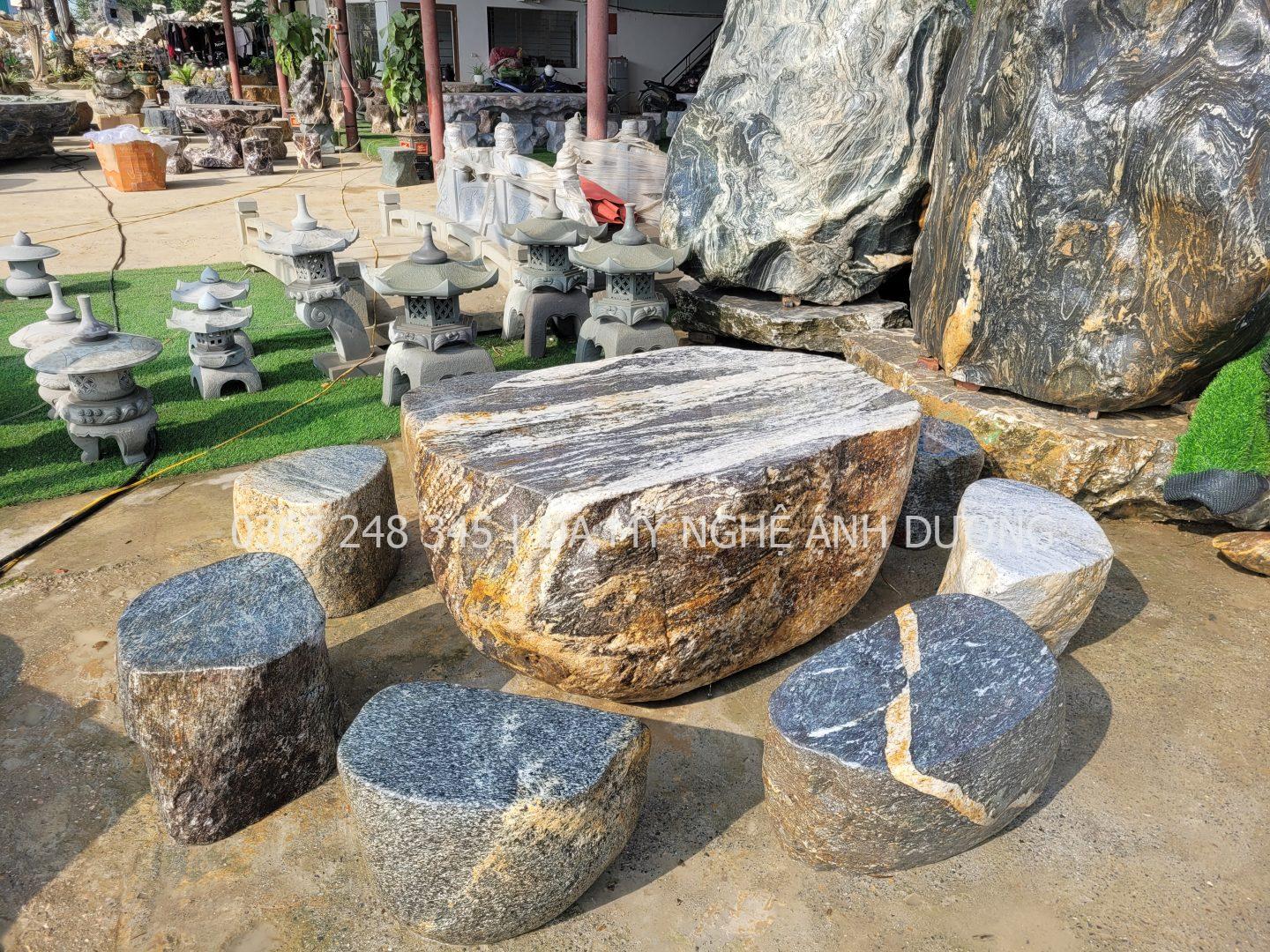 Bộ bàn ghế đá cuội vân mây