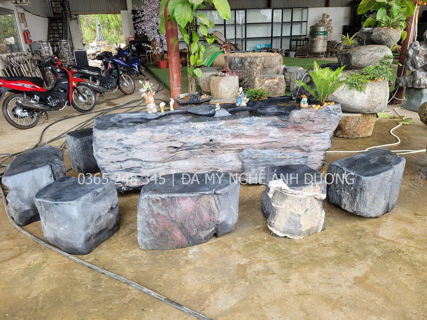 Bàn ghế đá Phú Thọ